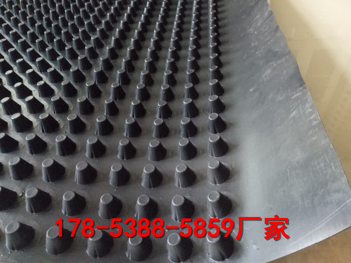 鄭州樓頂花園阻根板，防穿刺排水板廠家