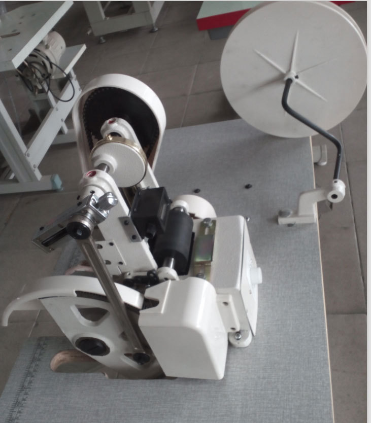 切丙綸帶的機器 