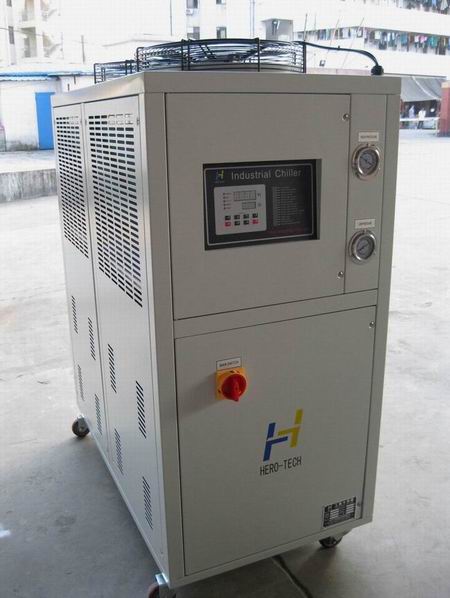 化工冷水機