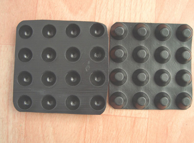 供應HDPE防滲膜塑料排水板帶土工布土工膜